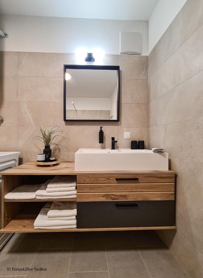 St Antoni Suite2 Stilvolle Ferienwohnung Mit Parkplatz In Eisenstadt Exteriör bild